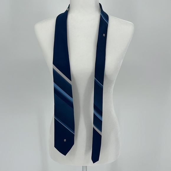 Vintage Etienne Aigner Embroidered Tie Blue - Picture 6 of 10